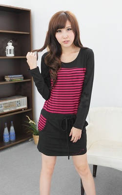 秋装新风尚 韩版条纹宽松连衣裙引领女装潮流