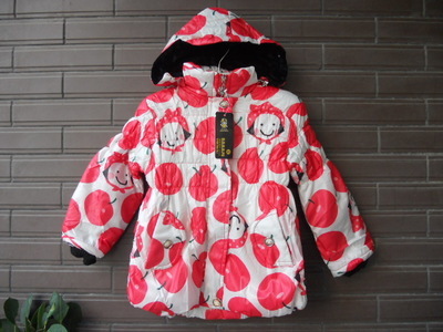 便宜外贸尾货服装批发指南 品牌、价格与样品图片全解析