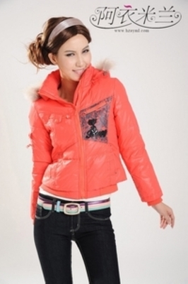 锁定品牌、批发价格与库存尾货 服装批发的高效策略